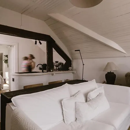 Beige Tranquil Escape By The Sea Lejlighed *