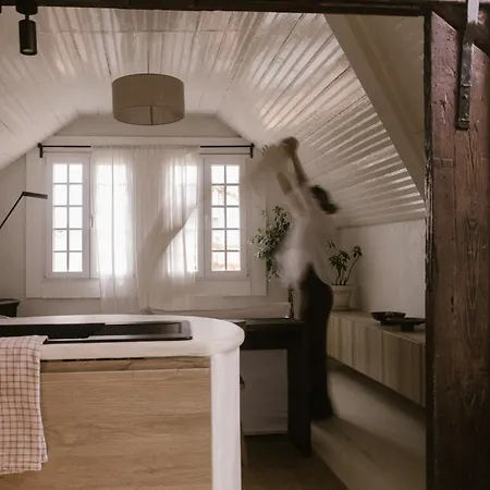 Beige Tranquil Escape By The Sea Lejlighed *