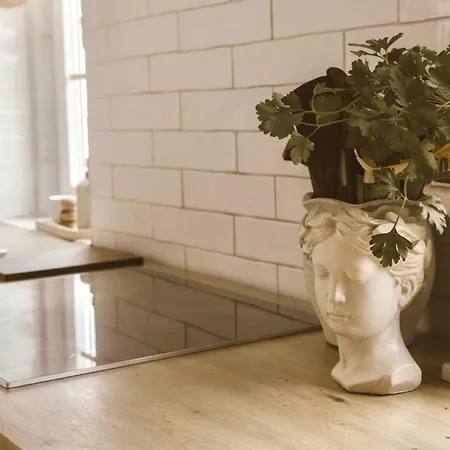 Beige Tranquil Escape By The Sea Lejlighed *