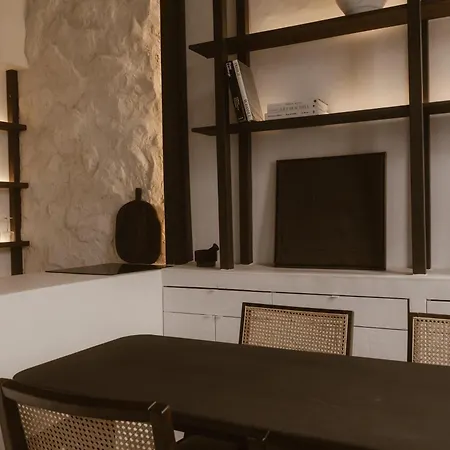 Beige Tranquil Escape By The Sea Apartamento